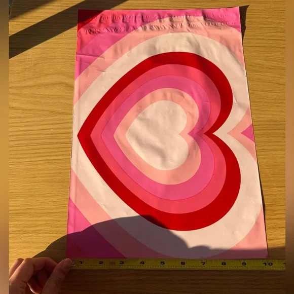 20 pack 10x13 Heart Mailers - Picture 3 of 4